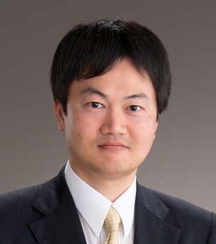 大塚圭一郎（Keiichiro OTSUKA）共同通信社経済部次長。国立東京外国語大学フランス語学科卒。前ワシントン支局次長、元ニューヨーク支局特派員で、アメリカに通算１０年間住んだ。鉄旅オブザイヤー審査員を務め、47NEWSの連載「汐留鉄道倶楽部」の執筆者。Risvelと日加トゥデイ、乗りものニュースの鉄道記事も。
