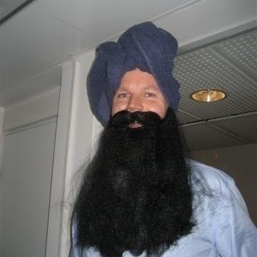 Ordbrukare från Stockholm. 199 cm. Fotboll i allmänhet och Bajen i synnerhet. Twittrar till 100% som privatperson.