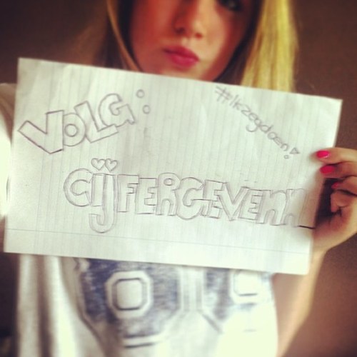 ~ Volg, RT een tweet en je wordt gegooid! ~ Geef cijfers aan de mensen op de foto! ~ Eerste 'CijferGeven' account! ~