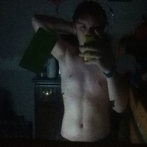 I'm very funny, random, and nice... FOLLOW ME!