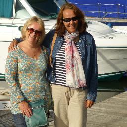 DabAlison's profile picture. 