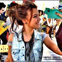 Dona da @MeAdotaMeleca
