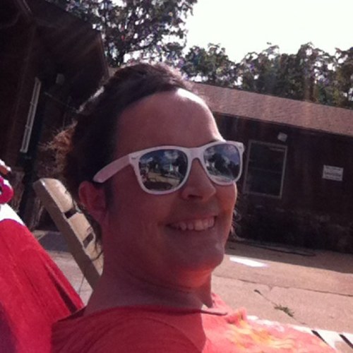 Wife, mother, lover of crimson tide football and all things reality tv