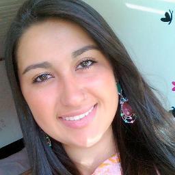 Estudante de Ciências Contábeis, flamenguista e claro apaixonada pela vida.