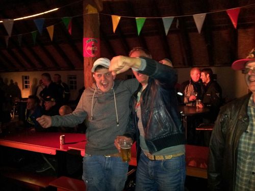 az alkmaar.     #benside     hardstyle/hardcore ♥.   #TeamKoelkast          Huiswaard