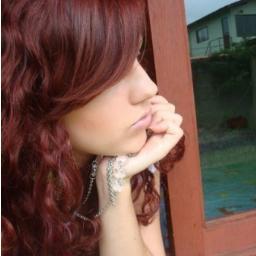 sou chata feia estressada ciumenta entre outros .Mais sabe o que é ?É qe com tdo eses defeitos tem 
 gente que ainda GOSTA ;D bjus