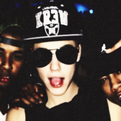 she say she love my lolly she wanna kiss the top