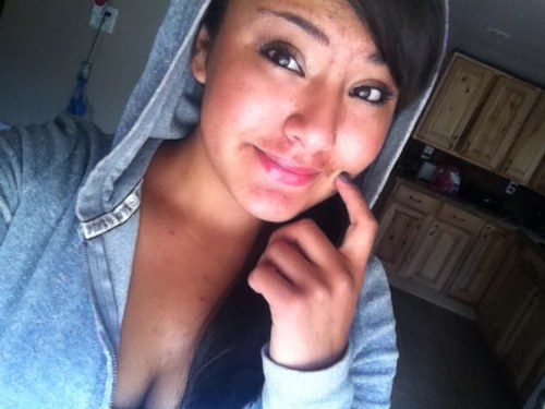 tryin to fake a smile every day to keep friends happy:] i follow bak:)