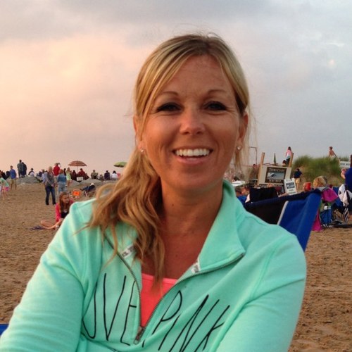 carrienewman10's profile picture. 