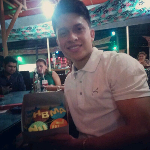 21,  Animador de Radio y TV,GUIA, estudiante de Derecho, con sentido común
