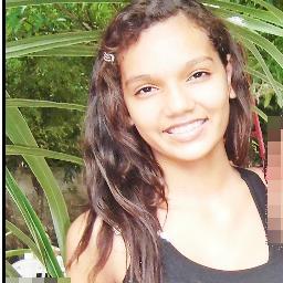 sou ,linda amuu  jogar video game sou mt fofhaa  e adoroo
brigadeiroo e sigo todos de volta..nessa*_*