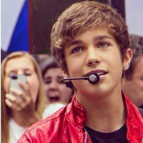 Every single Mahomie deserves to meet Austin. If you ever need help just tweet or dm me! ♡