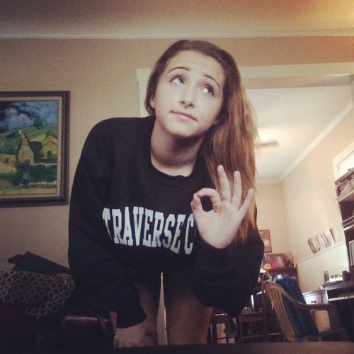 I'm a dancer, and cheerleader and soccer player♥with amazing friends♡  im strong but easily broken..i might believe in love..