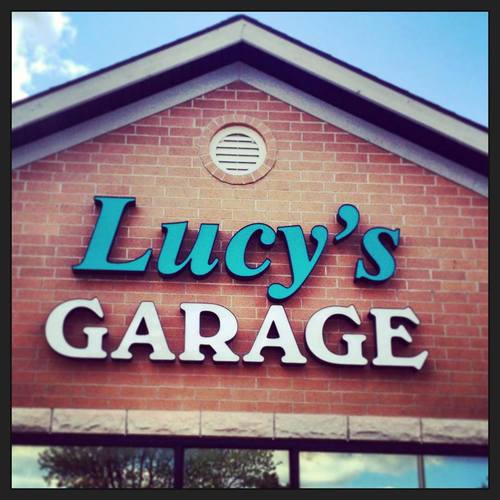 Lucy's Garage is a consignment service located in Glenview, IL. We specialize in selling on eBay, but also sell on Amazon, Etsy, and Poshmark as well.