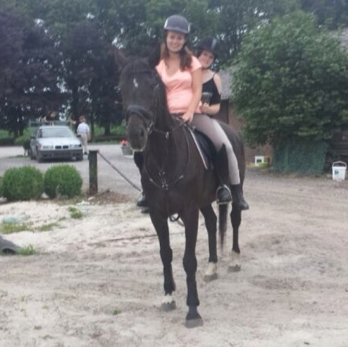 ILoveYouuu xx Je lieve zusjee IWillBeOnYourSideForEver!! 4/8/2013❤