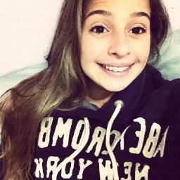 brenda_cestari's profile picture. O poder de dominar é tentador,eu já não sinto nada sou todo torpor♫♪