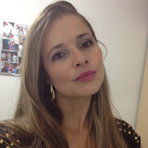 Filha do Rei Jesus!! Administradora por formação e Sonhadora por opção! Corintiana, cinéfila, leitora compulsiva, admiradora da poesia, do teatro e da música.