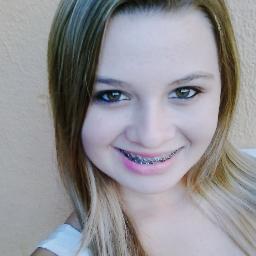 Amo Sol,chocolatra, divertida,engraçada amo musica,dança ,CORINTHIANA amo compra roupa amo moda ;)