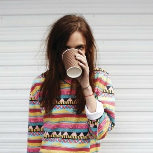 Hermana de Simon Lewis :)
