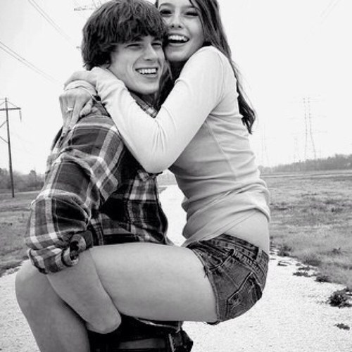 Just tweeting about my perfect life with my boyfriend❤