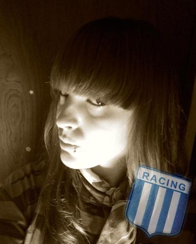 Rockera, hincha de Racing Club de Avellaneda y de Atlético Nacional de Medellín. Alles was Sie brauchen, ist Sauerstoff! Periodista deportiva.