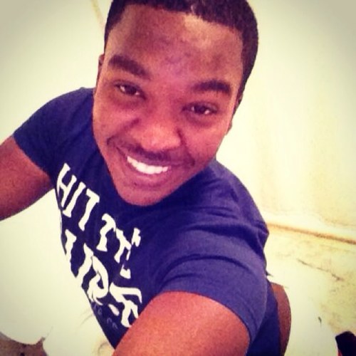 Johnny K is the name . im a outgoing person , class #2013 . from Vicksburg,Ms .but imma cool guy so fwm ! Love to have fun & meet new people . So get at me !.
