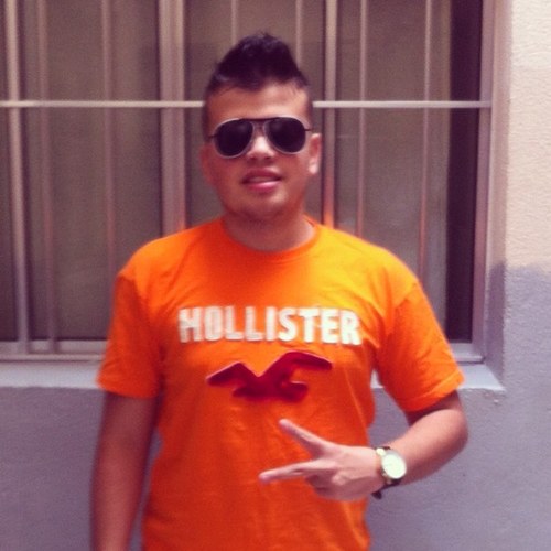 Estudante, torcedor e funcionario do poderoso #Corinthians & casado com A @Blutero :D