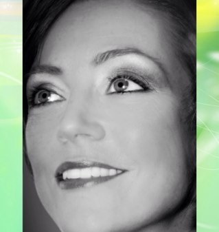 Brit living in Austin, Texas. Love all things dancing and singing.