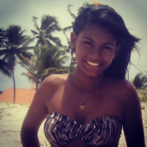 • 'Biografia {?}
Fala sério! Como vou resumir minha
vida aki no twitter?
;P