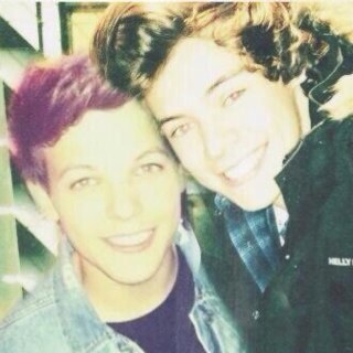 I only RT and follow what I like. You can follow my friend @LarryChipster for Larry feeling, cookies and love. Love you guys !