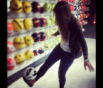 hola, follow back; «chica extrovertida apasionada por la mode» ¿mejor ami? -mi mama, ¿mi vida? - mi papa♥.