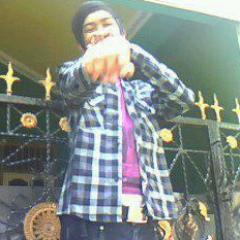 Confront life with a smile,do not give up just only gravel