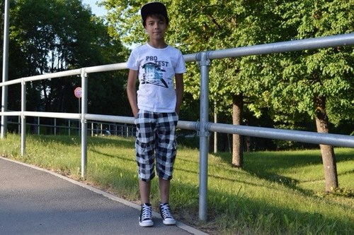 Please hit follow if you are cool