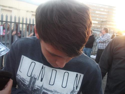 Official Spanish account to support @Micky_District3, member of @District3music. Proud #3eek.
