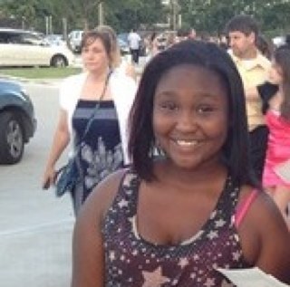 Just chilling add me on Facebook @RavenToo'PrettyRiser #TEAMFOLLOWBACK #FREEBOOSIE