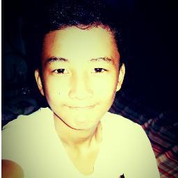 masungit na mabait. suplado na friendly. maingay na tahimik. what can i say?im UNIQUE :D