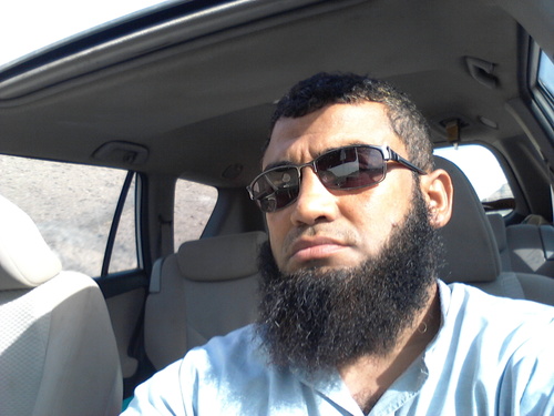 لا اله الا الله وحده لا شريك له له الملك وله الحمد يحى ويميت وهو على كل شىىءقدير