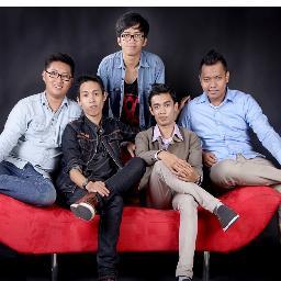 Official Twitter RAYA BAND | We are : @jef_harry @bobymarcy @edi_musicman @_edwin29 @teddy_zildjian | FB fanpage : Raya Band | Call Us: 085743424456/2317d535