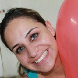 Filha do Rei, sua morada.Apaixonada pela loucura da pregação do evangelho da redenção.Erro mas procuro melhorar.Caio mas sempre disposta a levantar. #emmutação