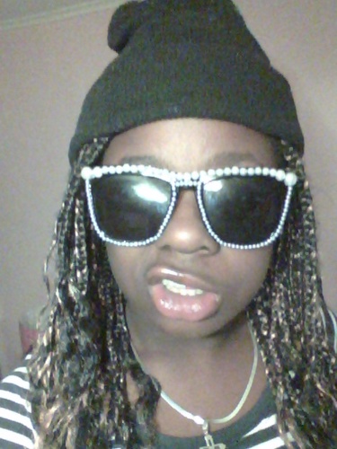 Pretty girl bounce one hunna