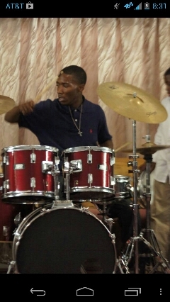 LAID BACK IMA HOOPER PLAY DRUMS AND SING SO FOLLOW ME TO TICKLE JESUS FEET #TEAM IPHONE #TEAM HOOPER #SINGLE #TEAMTATTED TEAM MUSICIAN #TEAM SINGER #TEAM JESUS