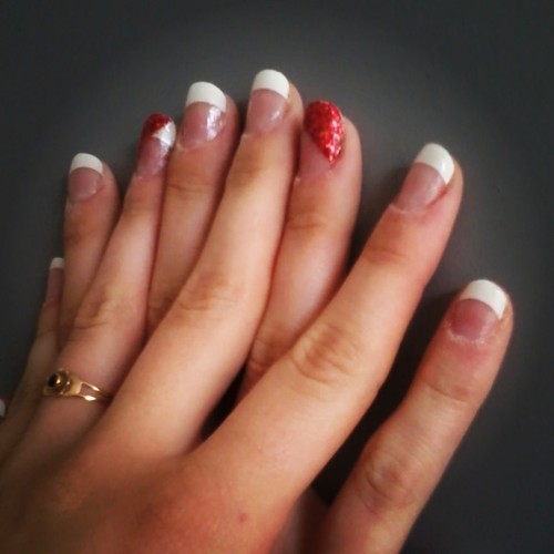 French manicure, of een mooi glitterrandje voor maar €10,- euro!