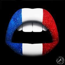 Nous sommes patriotes Nous sommes attachés à notre culture Rejoins nous contre ces idéologies de l'échec que sont le communisme et le socialisme !