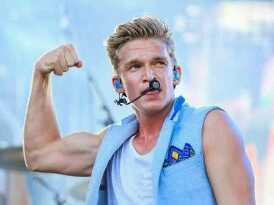 Ain't no ceiling, on the way that Cody Simpson's got me feeling. #SufersParadise