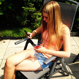 16 Years // Blond haar // Bruine ogen // ID College Zoetermeer // Don't dream your life, but live your dream ♥ // Yᵒᵘ Oᶰˡʸ Lᶤᵛᵉ Oᶰᶜᵉ.