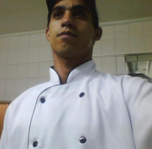 Nas lutas habituais, não exija a educação do companheiro. Demonstre a sua. (André Luiz)