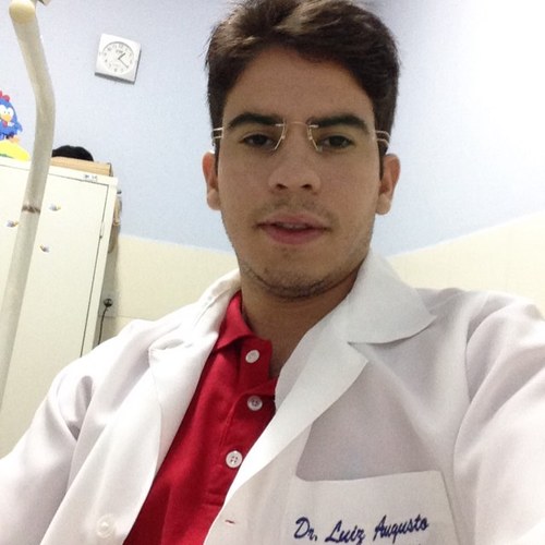 Cirurgião-Dentista, amo o que faço! Apaixonado por Deus, minha família e pela vida.