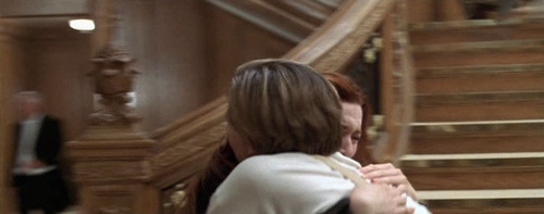 love the movie TITANIC.                1912. '''''sad. :_(      ....... I am flying jack ....Rose ........I LOVE LEONARDO DICAPRIO....Clarity @zedd.