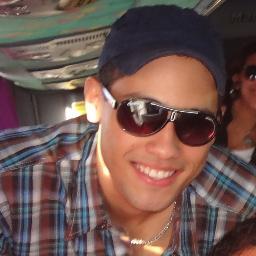 Que vidinha simples essa que eu levo
Vivendo no mato, caipira de fato, feliz e não nego ;)
