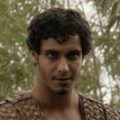 Jinete de sangre de @DaenerysSpain. Cabalgando entre el mar Dothraki, Poniente y la Mancomunidad. Estudiante en La Universidad #SpanishFakeWesteros